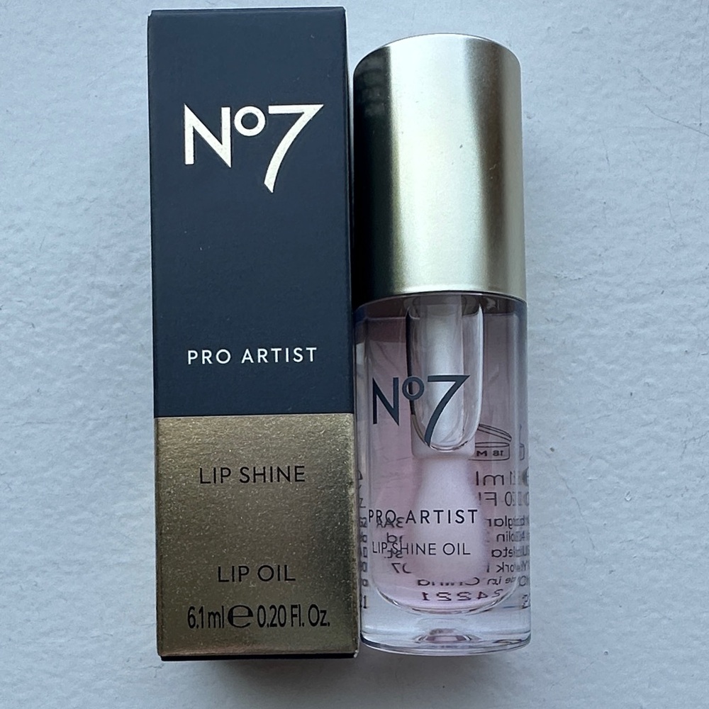 No7 Pro Artist Lip Shine Oil - Strawberry Glaze NIB